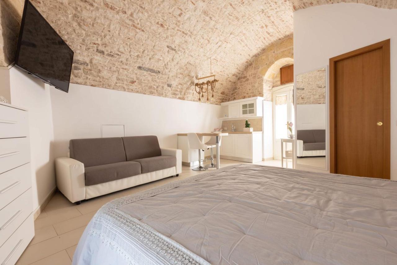 B&B La Finestra Sui Giardini Сантерамо-ін-Колле Екстер'єр фото